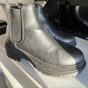 HM boots used one time